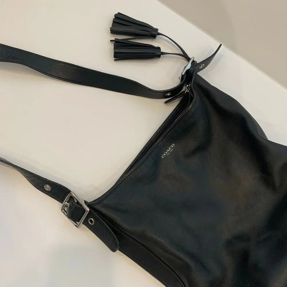 EUC Coach Black Leather Bucket Bag‎ Purse with Tassel Accents Belt Style Strap